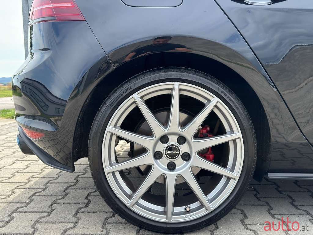 2015' Volkswagen Golf photo #5