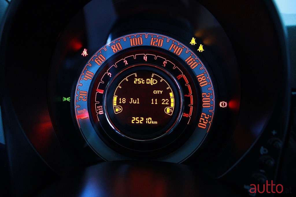 2022' Fiat 500 photo #6