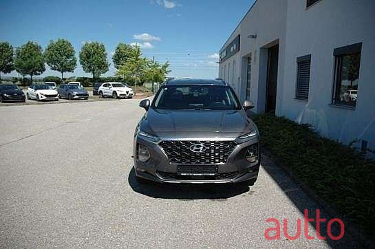 2019' Hyundai Santa Fe photo #2