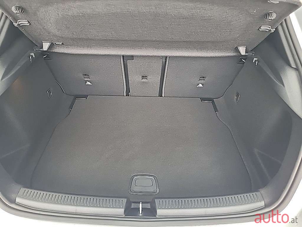 2024' Mercedes-Benz A-Klasse photo #1