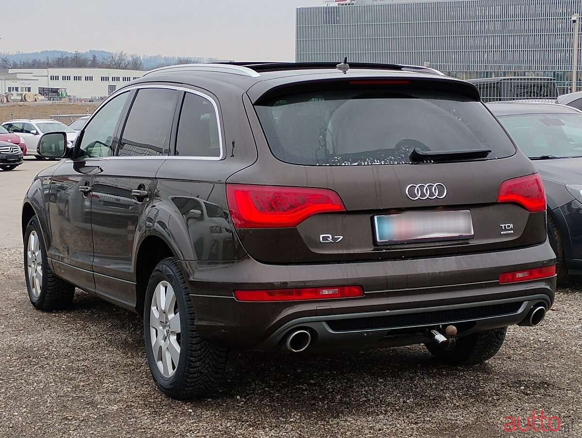 2011' Audi Q7 photo #6