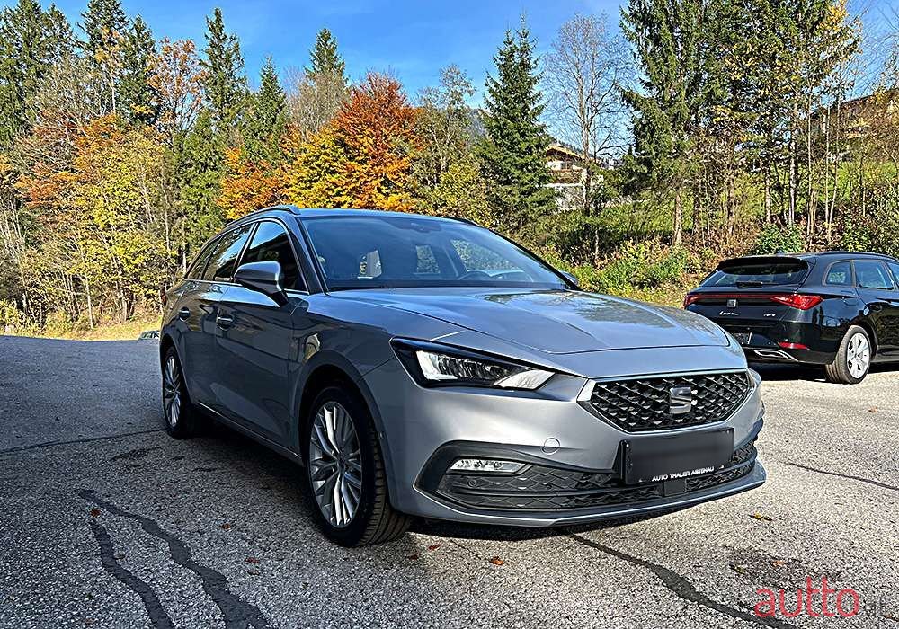 2021' SEAT Leon photo #2