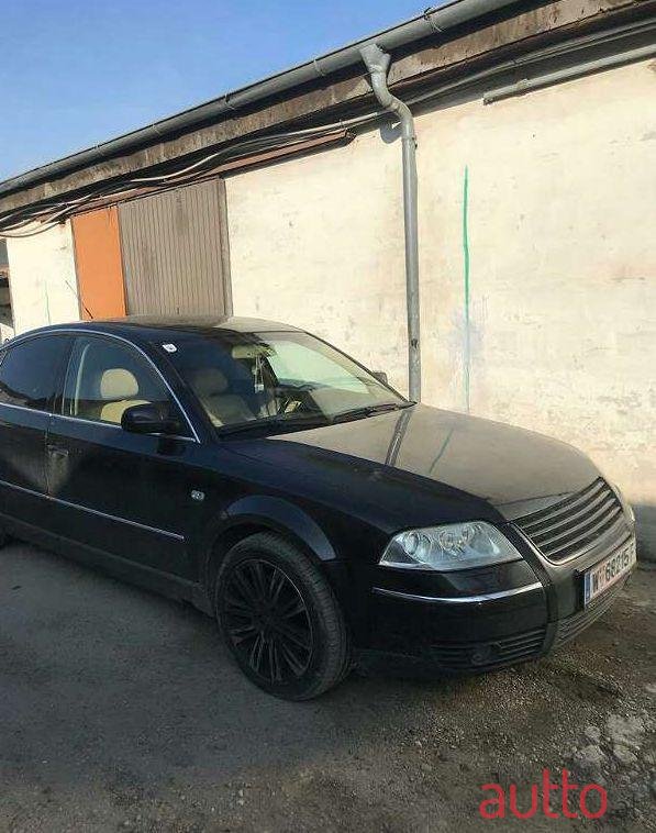 2002' Volkswagen Passat photo #1