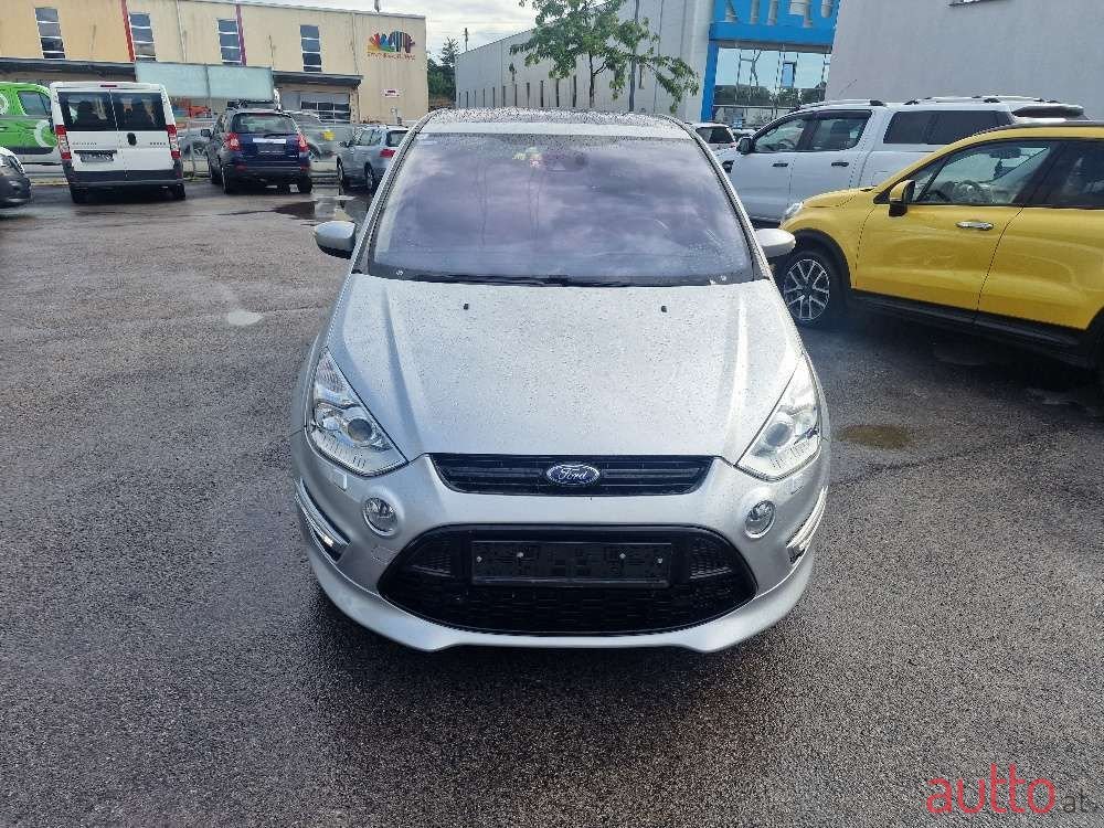 2013' Ford S-Max photo #3