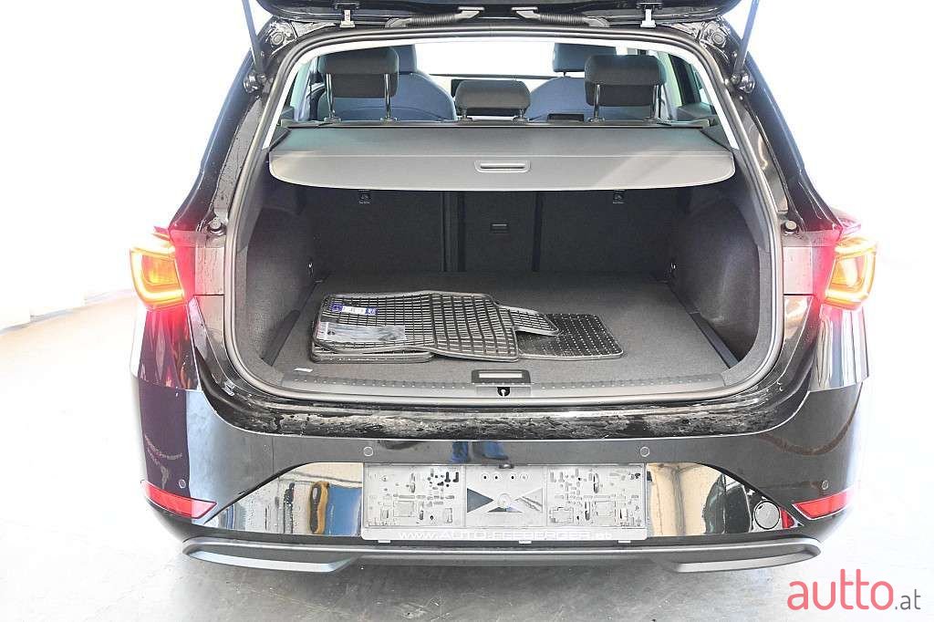 2024' SEAT Leon photo #6