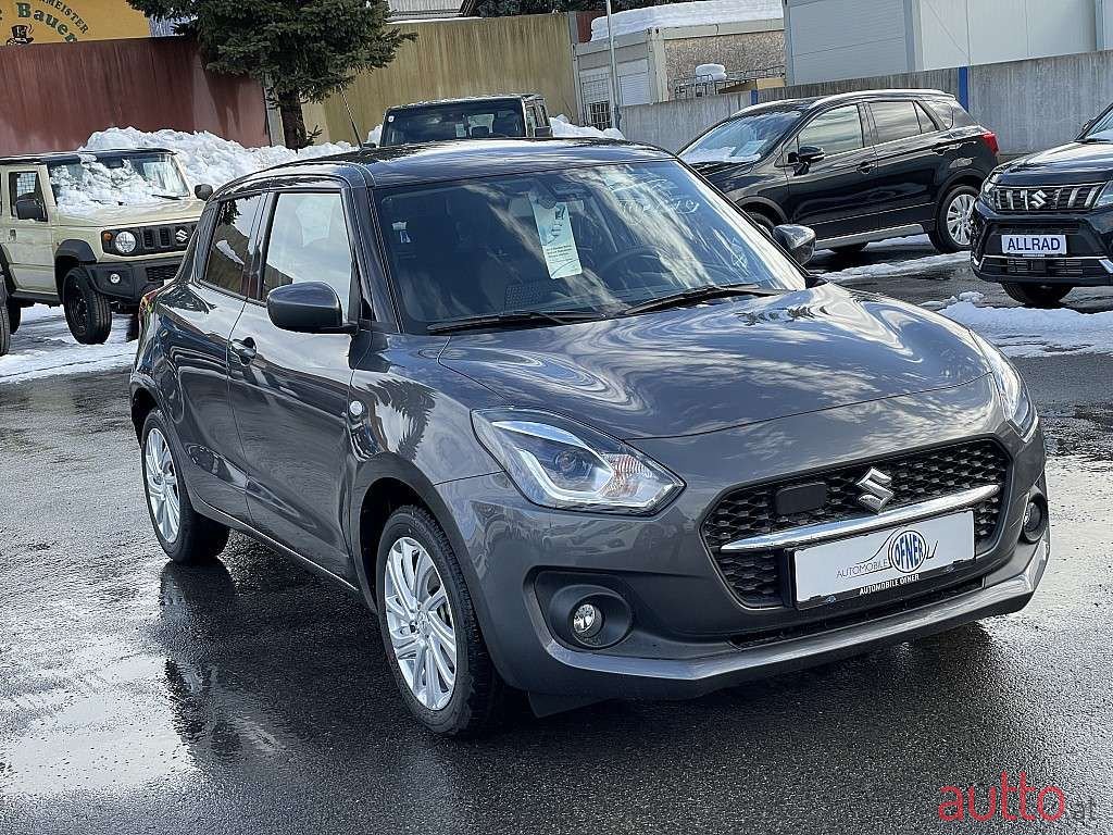 2022' Suzuki Swift photo #2