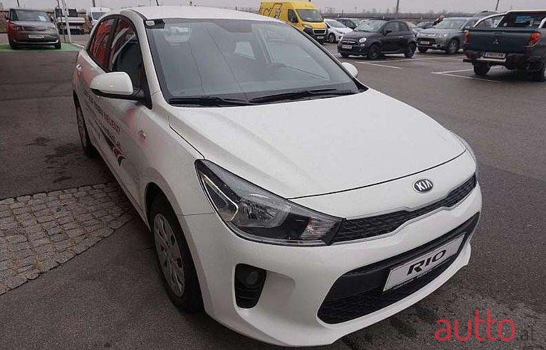 2020' Kia Rio photo #1