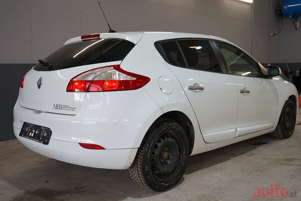2009' Renault Megane photo #3