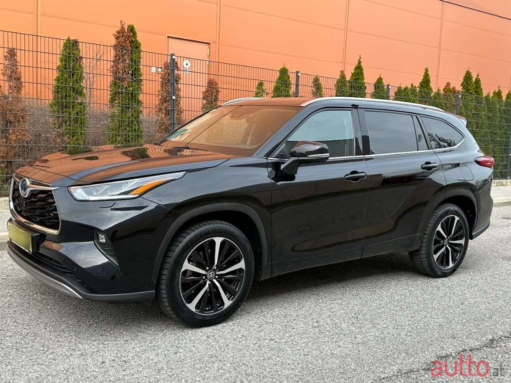 2022' Toyota Highlander photo #1