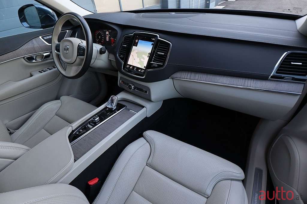 2020' Volvo XC90 photo #4