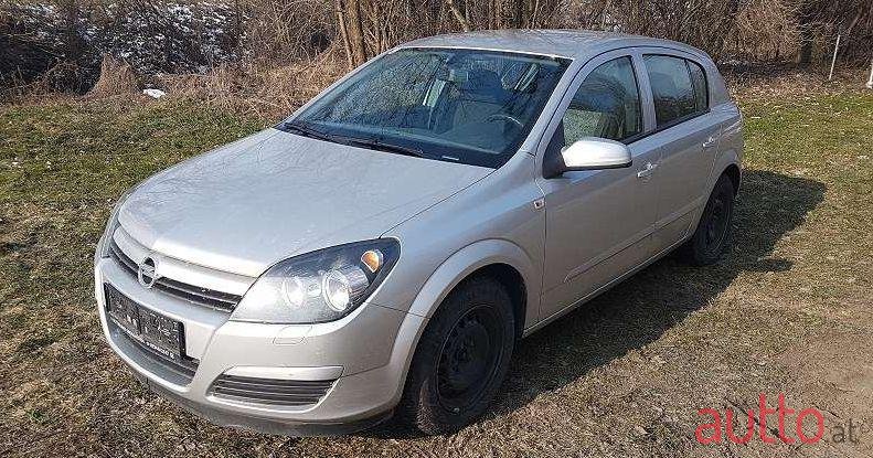 2004' Opel Astra photo #1