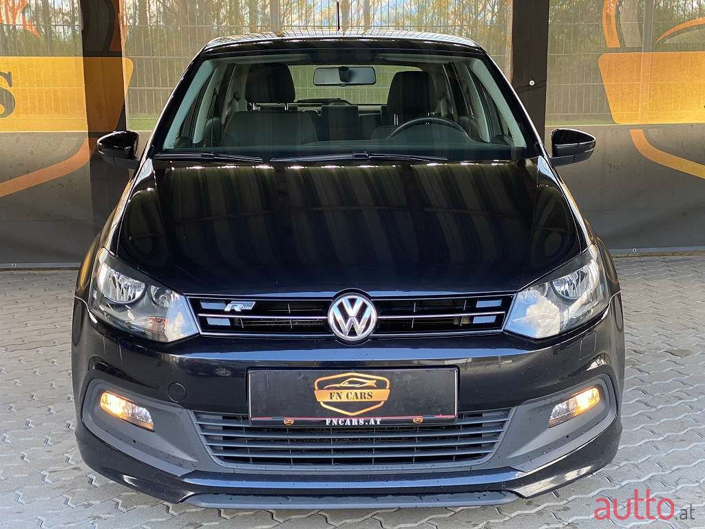 2013' Volkswagen Polo photo #3