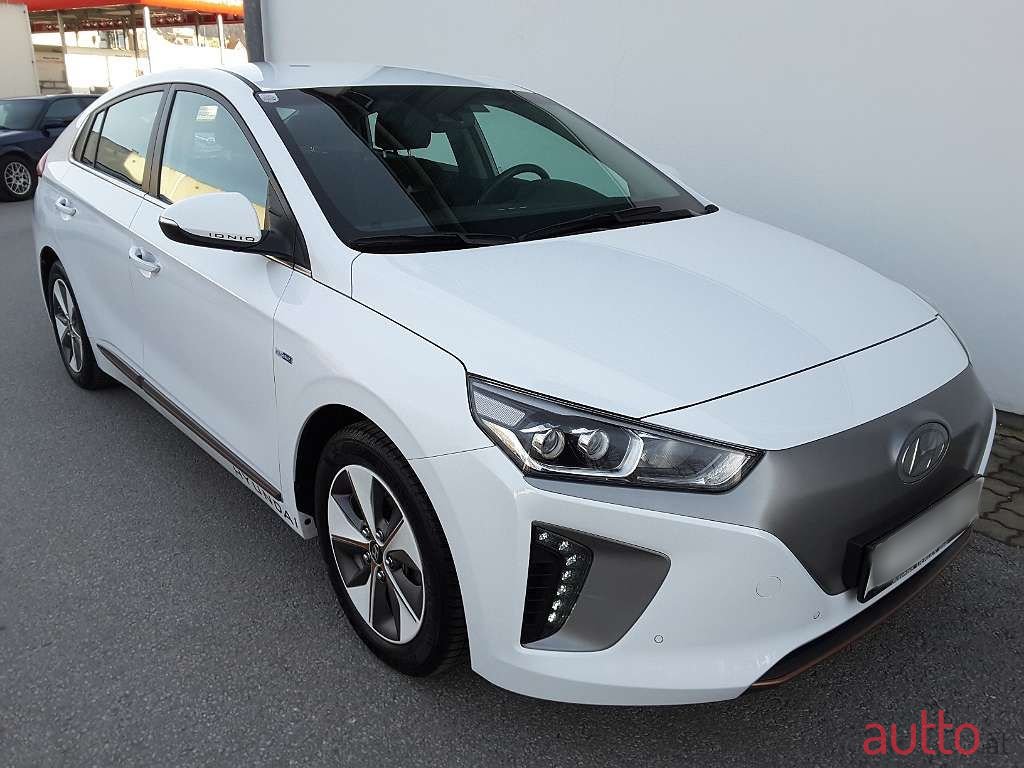2018' Hyundai Ioniq photo #5