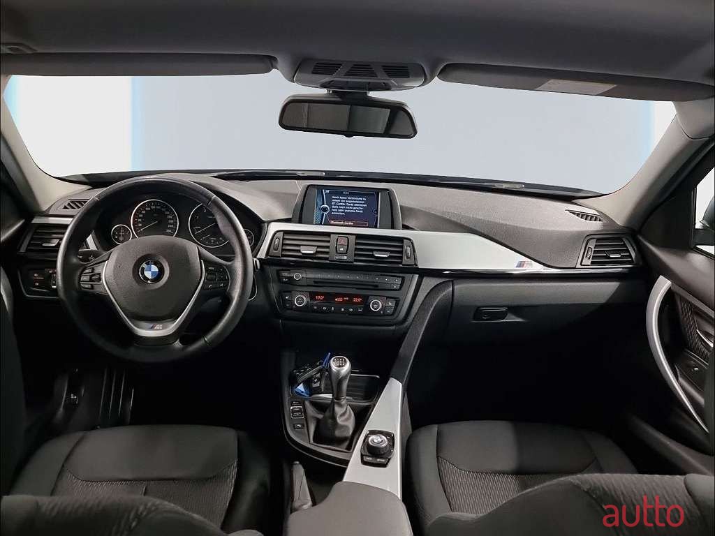 2013' BMW 3Er-Reihe photo #4