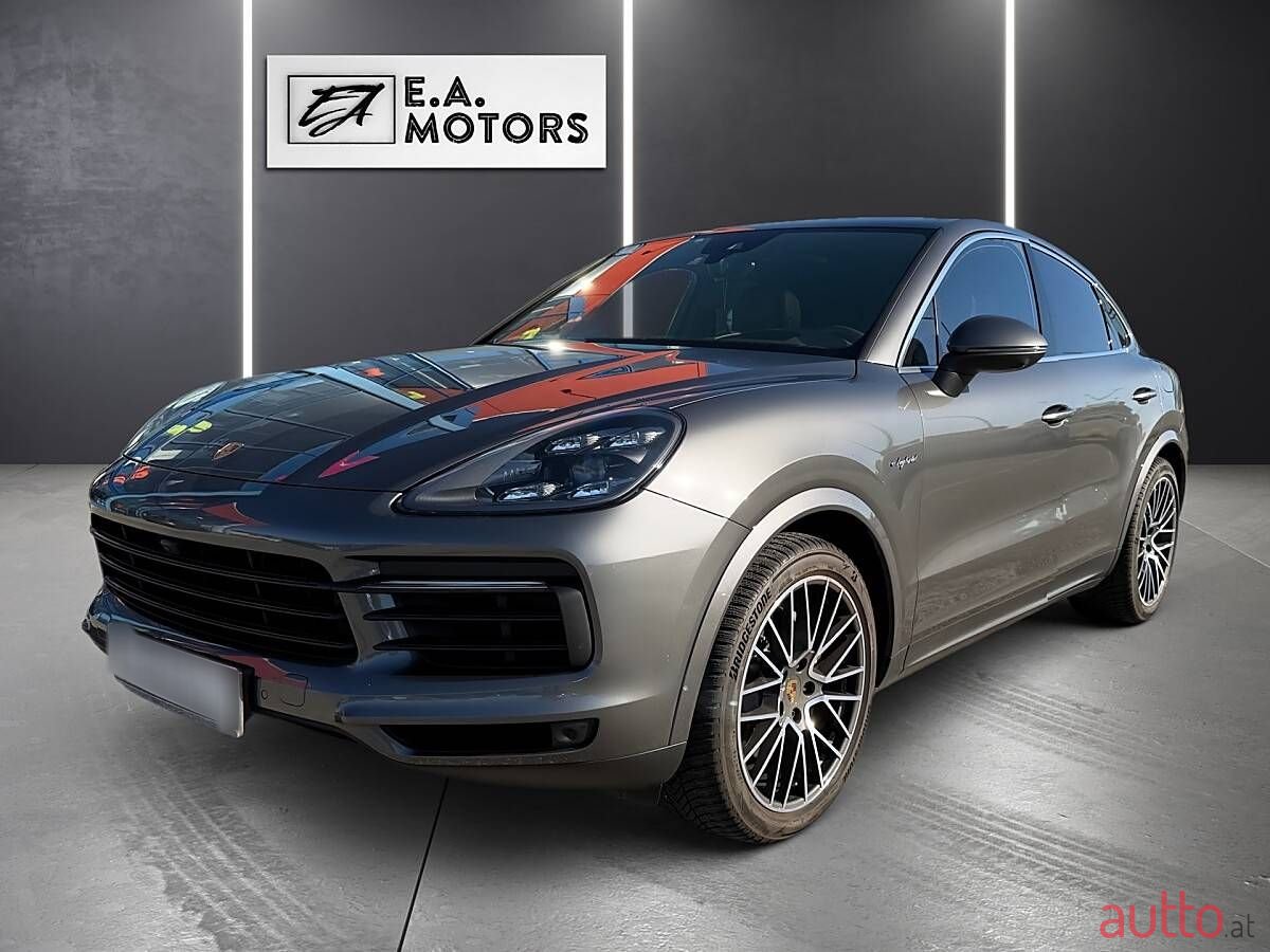 2021' Porsche Cayenne photo #1