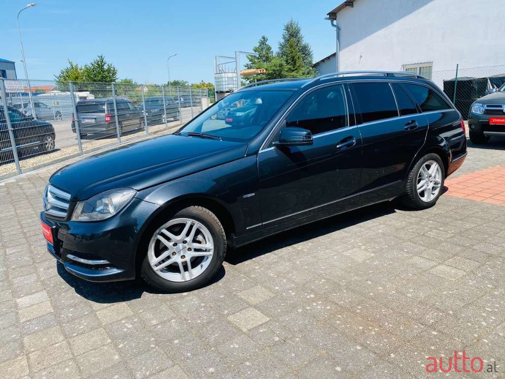 2012' Mercedes-Benz C-Klasse photo #4