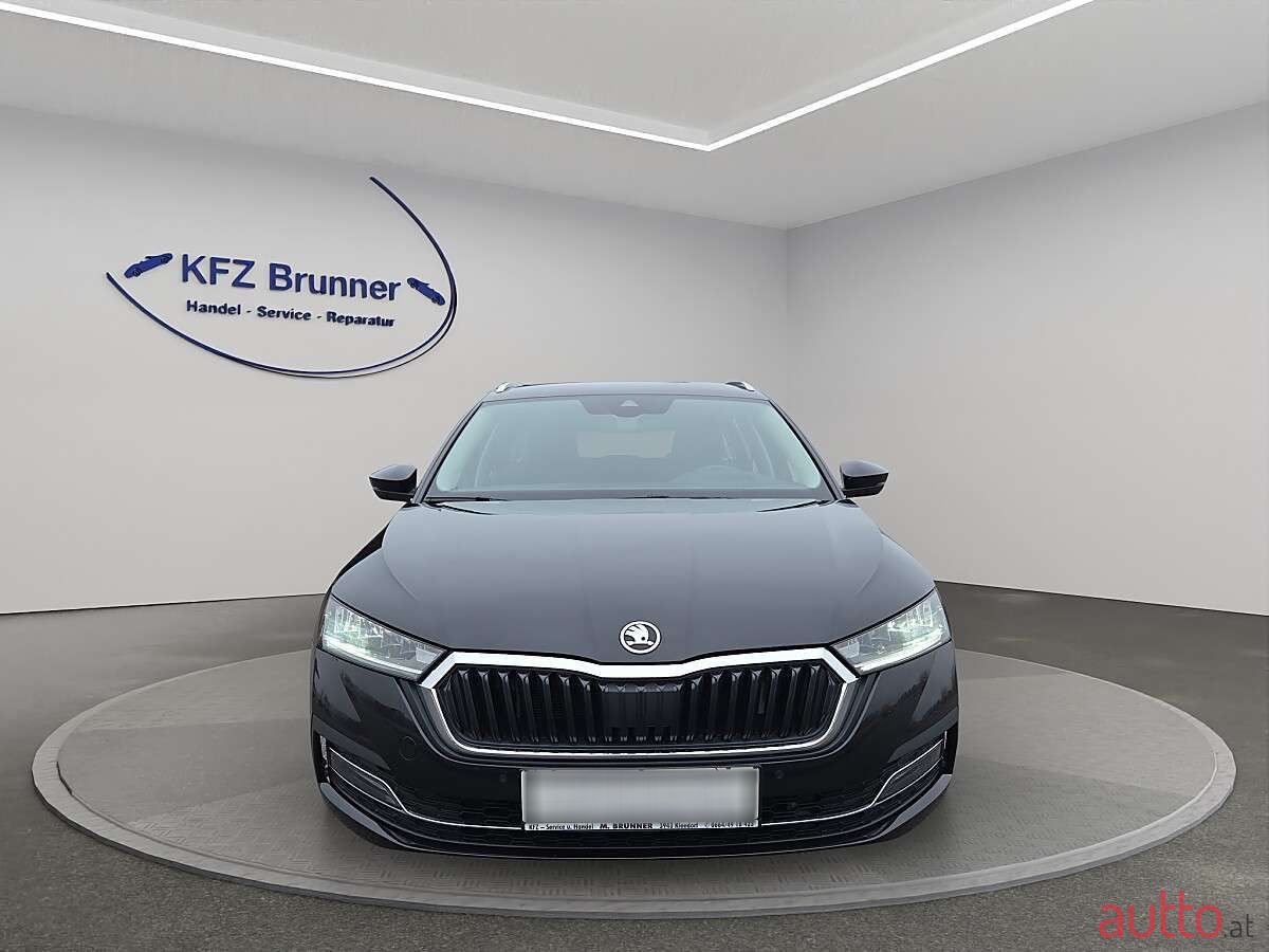 2021' Skoda Octavia photo #2