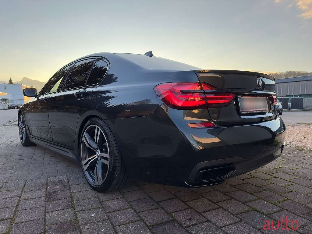 2015' BMW 7Er-Reihe photo #3