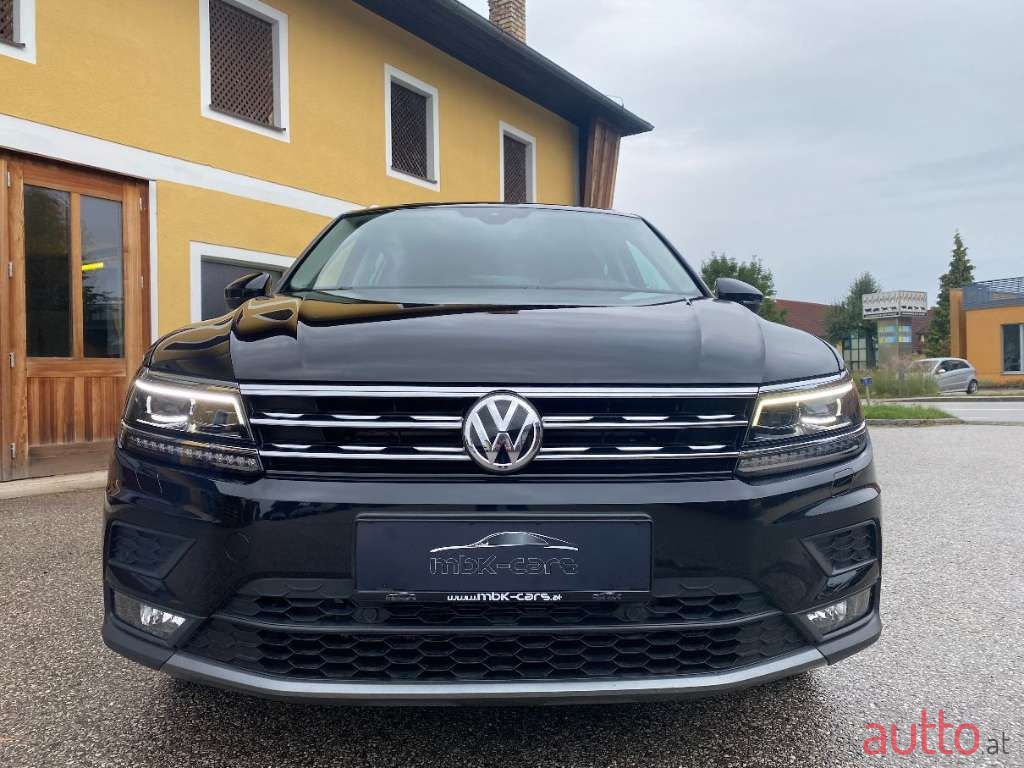 2017' Volkswagen Tiguan photo #2
