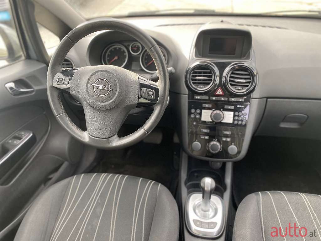 2011' Opel Corsa photo #4