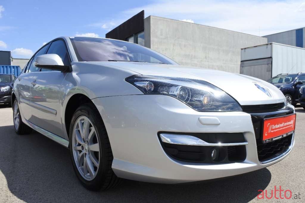 2013' Renault Laguna photo #6