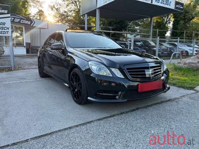 2012' Mercedes-Benz E-Klasse photo #3
