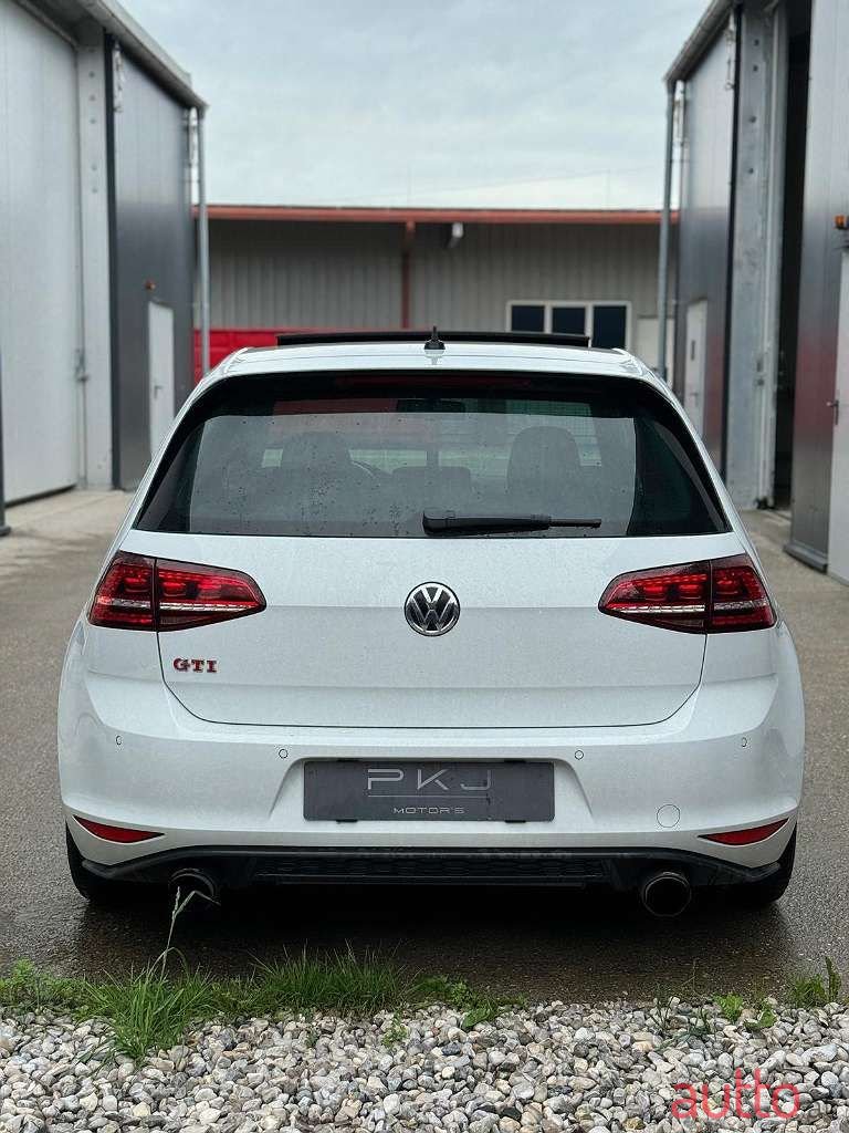 2014' Volkswagen Golf photo #3