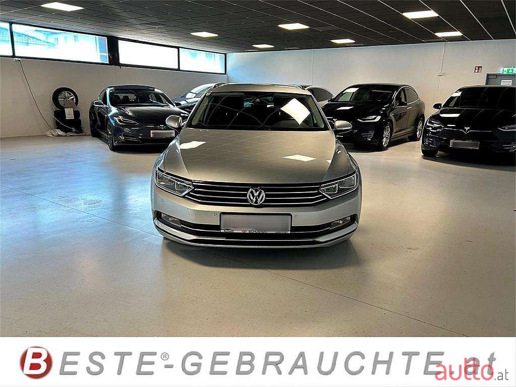 2019' Volkswagen Passat photo #2