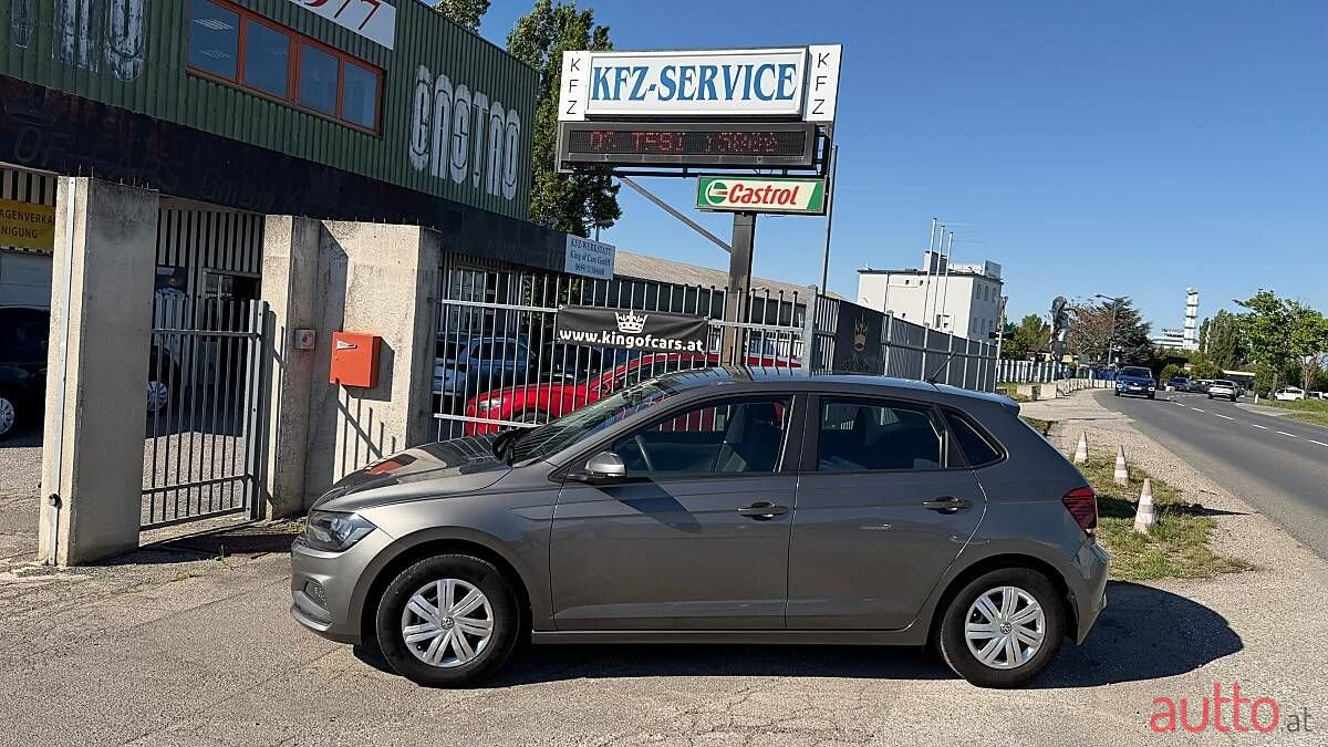 2019' Volkswagen Polo photo #2