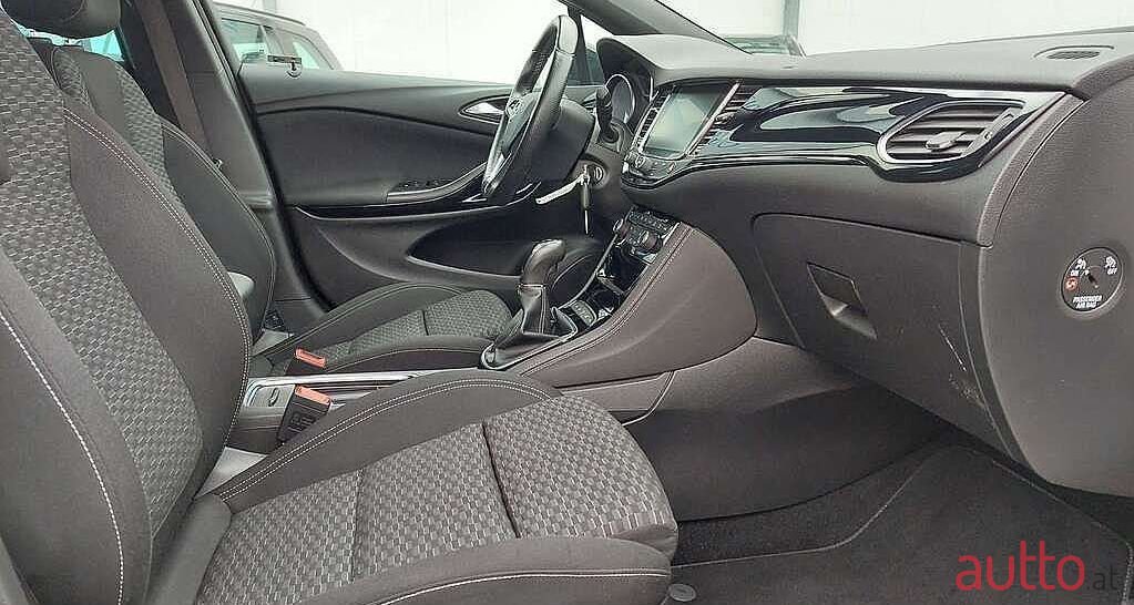 2018' Opel Astra photo #5