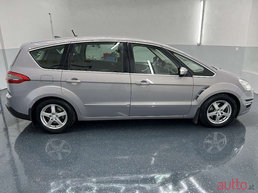 2013' Ford S-Max photo #6