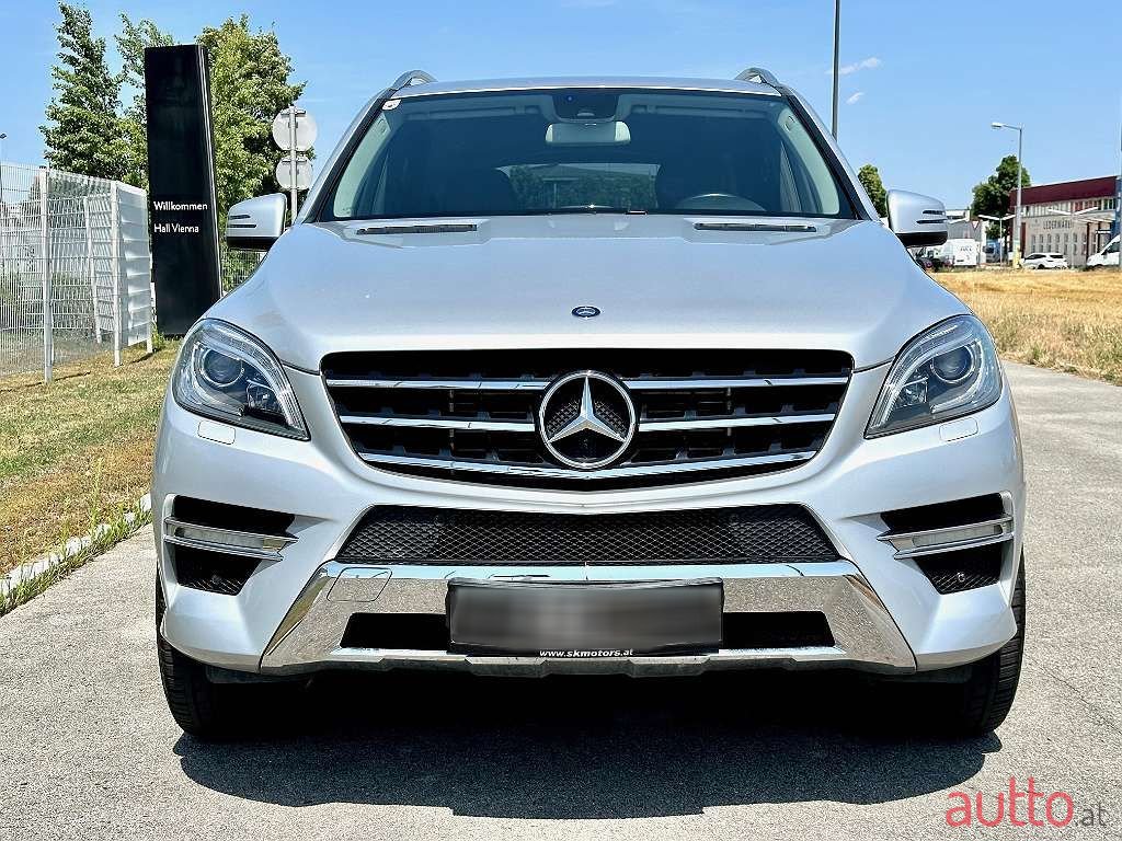 2012' Mercedes-Benz M-Klasse photo #3