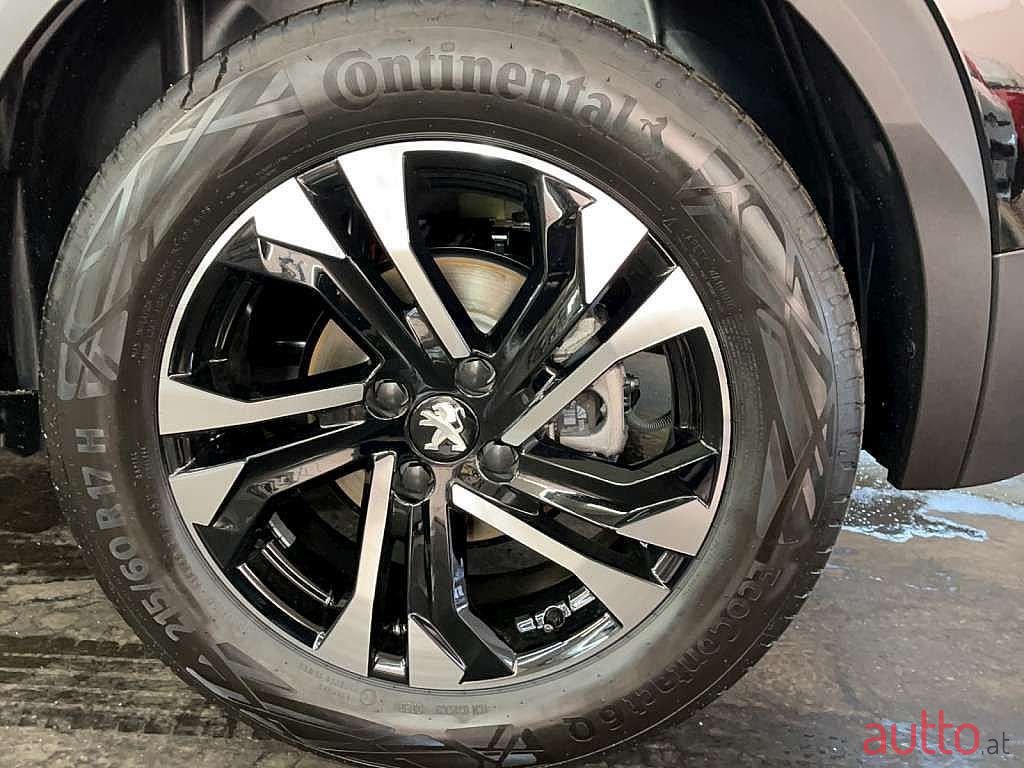 2023' Peugeot 2008 photo #4