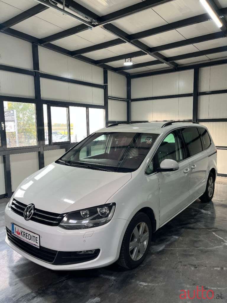 2011' Volkswagen Sharan photo #1