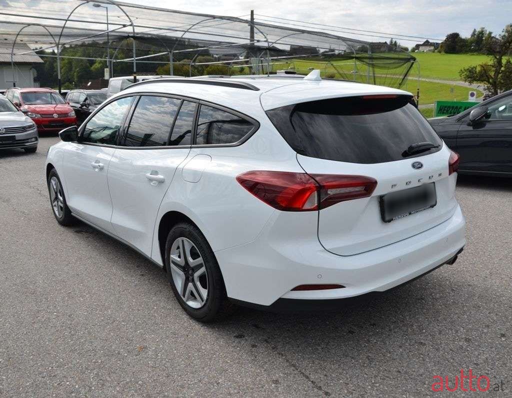 2022' Ford Focus photo #3