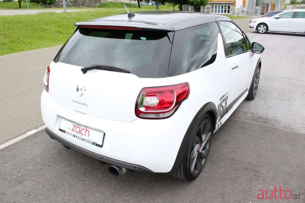 2011' Citroen DS3 photo #6