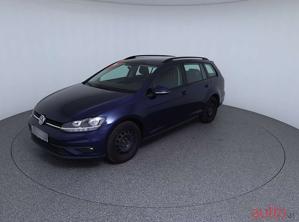 2020' Volkswagen Golf photo #1