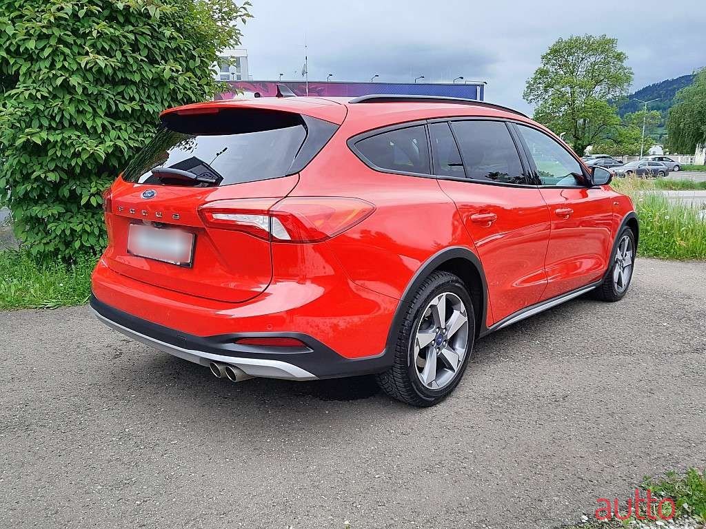 2020' Ford Focus photo #4