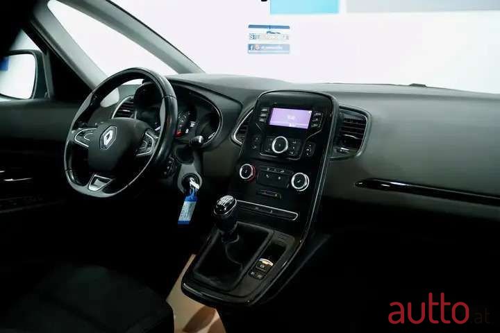 2017' Renault Scenic photo #6