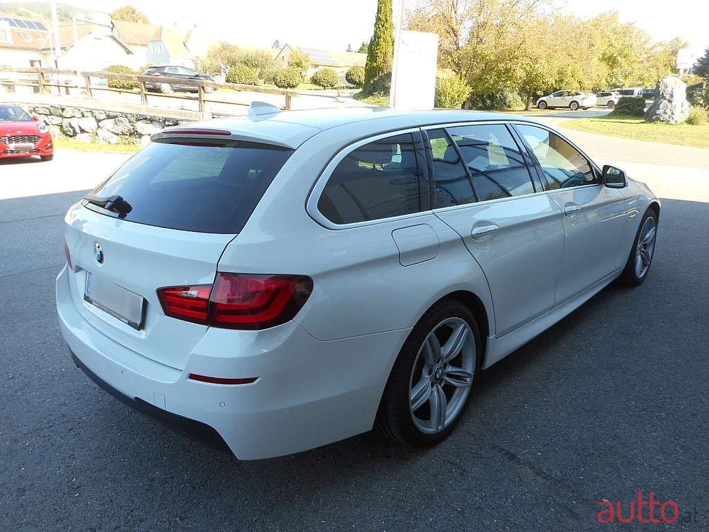 2011' BMW 5Er-Reihe photo #3