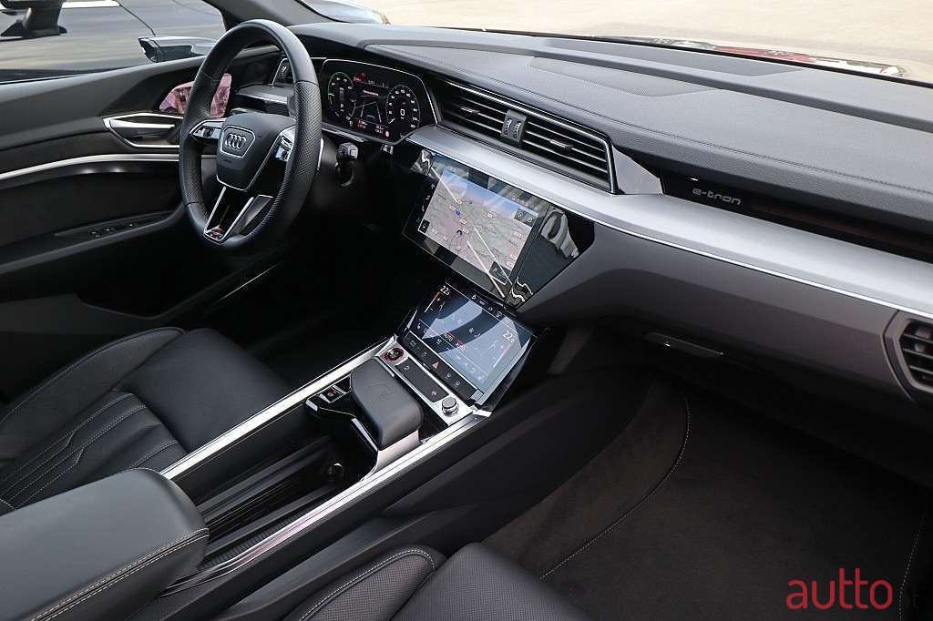 2022' Audi e-tron photo #5