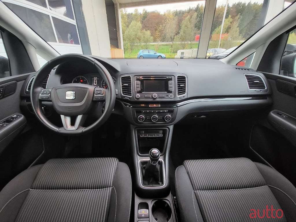 2013' SEAT Alhambra photo #6