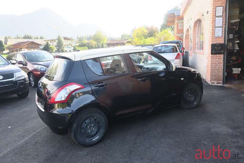 2015' Suzuki Swift photo #4