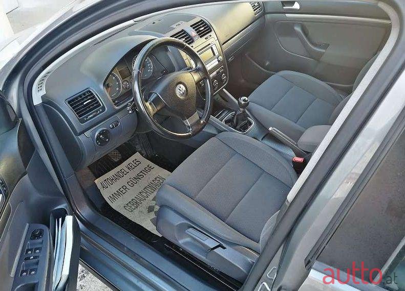 2007' Volkswagen Golf photo #3