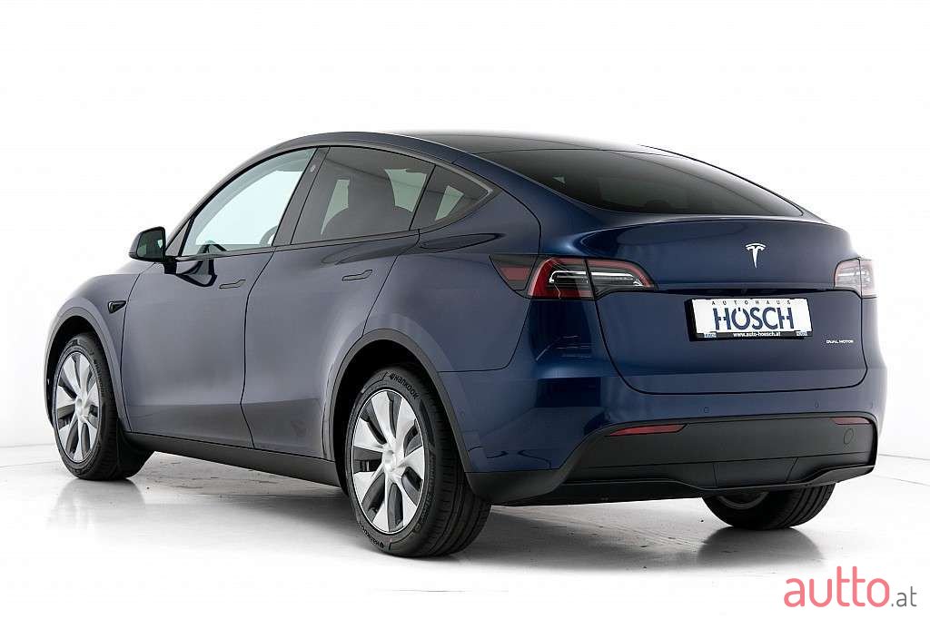 2022' Tesla Model Y photo #3