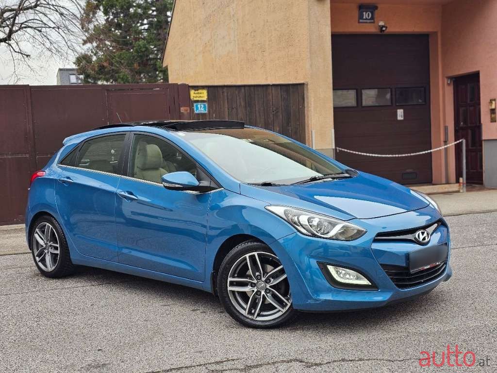 2012' Hyundai i30 photo #2