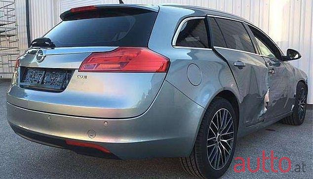 2011' Opel Insignia photo #1