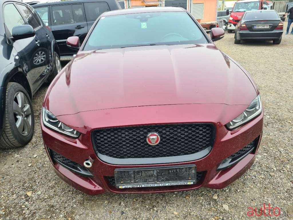 2016' Jaguar Xe photo #6