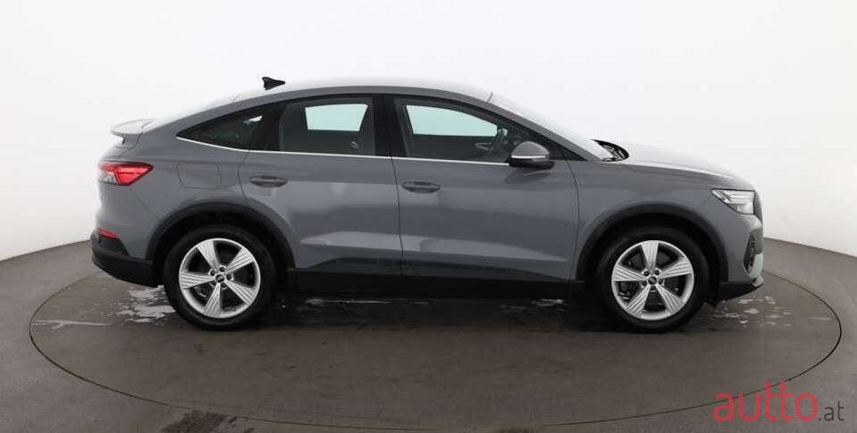 2022' Audi e-tron photo #2