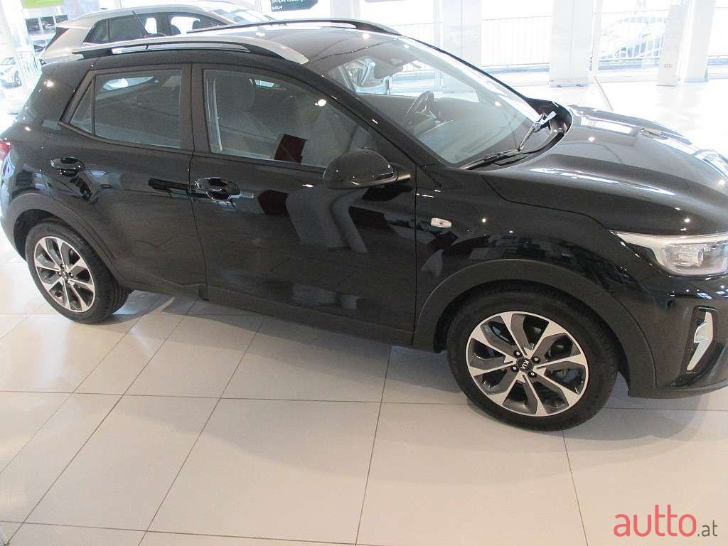 2021' Kia Stonic photo #3